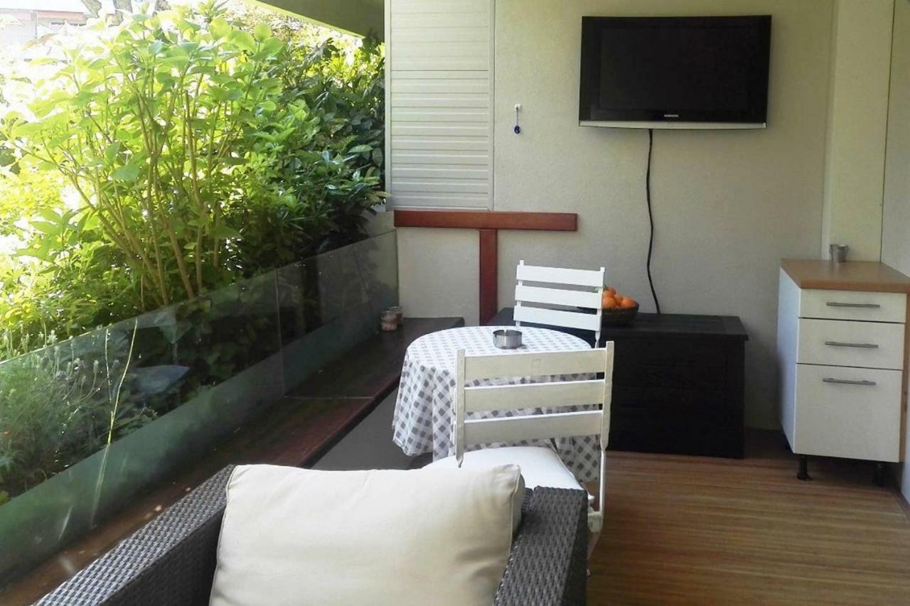 Apartment Lux Our Swimming Pool And Garden
